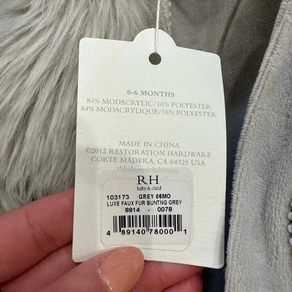 New Restoration Hardware Luxe Fur Grey Fox
Bunting, size 6 month - Picture 3 of 7